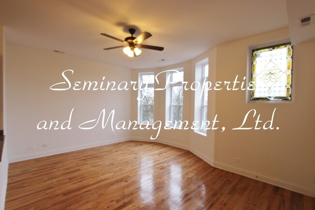 4502-04 N Paulina in Chicago, IL - Building Photo - Interior Photo