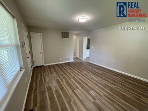 2415 N Lakeview in Benton, AR - Building Photo - Building Photo