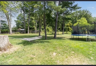 2353 W Hedgewood Dr in Westlake, OH - Building Photo - Building Photo