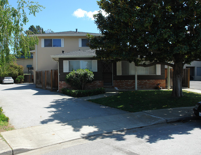 1005 Williams Way in Sunnyvale, CA - Building Photo - Building Photo