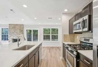 5103 Ganymede Dr in Austin, TX - Building Photo - Building Photo