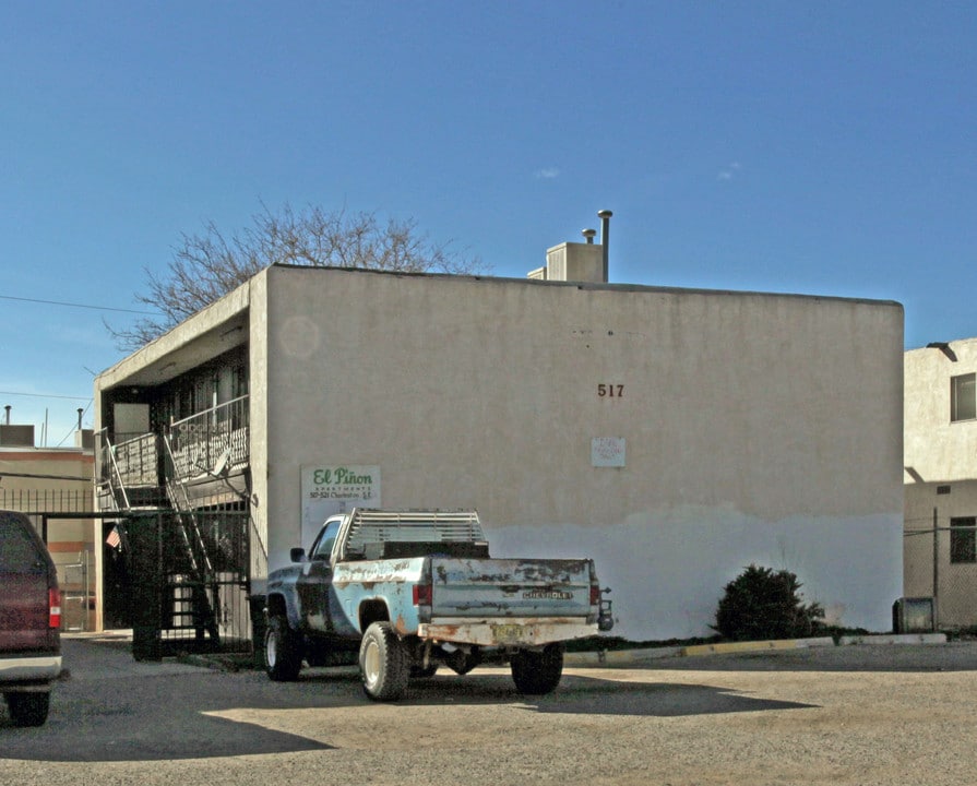 517-521 Charleston St SE in Albuquerque, NM - Building Photo