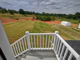 434 Turpin Rd in Inman, SC - Building Photo