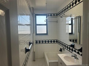 65 Lincoln Blvd in Long Beach, NY - Foto de edificio - Building Photo