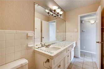 7914 Mullen Dr in Austin, TX - Building Photo - Building Photo