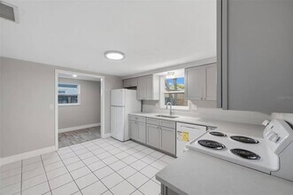 9034 Cochise Ln in Port Richey, FL - Building Photo - Building Photo