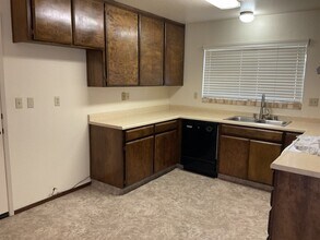 3255 Holly Dr in Tracy, CA - Building Photo - Building Photo