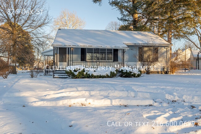 property at 826 Oak St