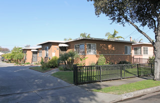 6825-6833 Heliotrope Ave Apartments