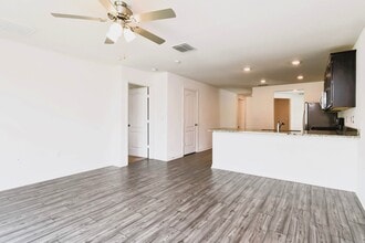 372 Kensington View Dr in Winter Haven, FL - Building Photo - Building Photo