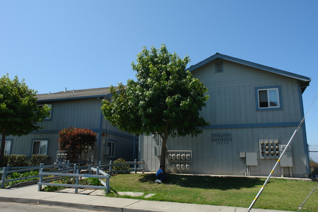 Tembladera Apartments in Castroville, CA - Building Photo