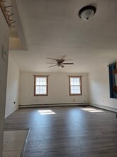 23836 148th Dr, Unit Second floor in Rosedale, NY - Building Photo - Building Photo