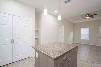 5002 N Hiawatha Dr in Pharr, TX - Building Photo - Interior Photo