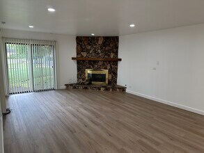 1365 N Sterling Ave in Palatine, IL - Building Photo - Building Photo