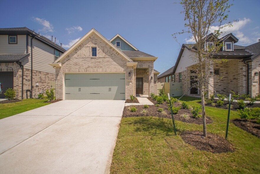 10541 Wild Chives, Unit A1024 in Shenandoah, TX - Building Photo