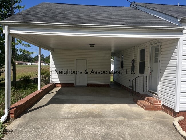 9814 Stricklands Crossroads Rd in Benson, NC - Building Photo - Building Photo