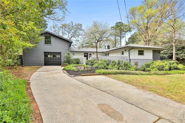 2037 Lively Ridge Rd NE in Atlanta, GA - Building Photo - Building Photo