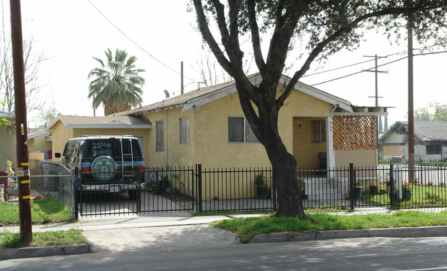 909 N Mountain View Ave in San Bernardino, CA - Building Photo - Building Photo