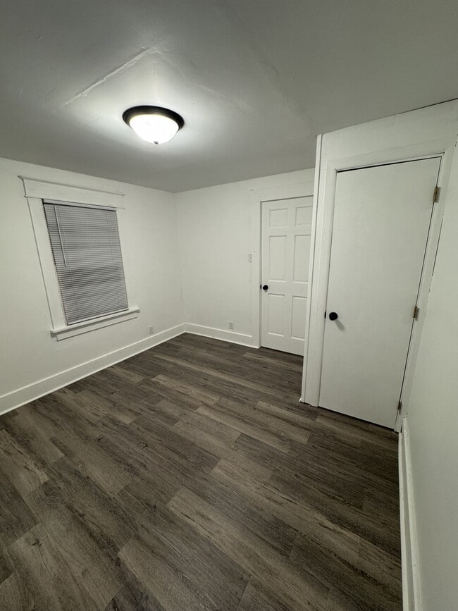property at 1125 W Marsh St