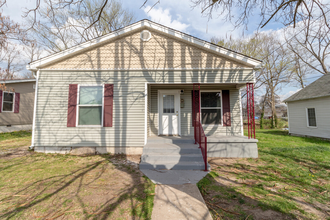 216 McBaine Ave in Columbia, MO - Building Photo