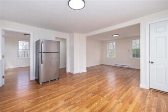 12 Old Park Ave in Cranston, RI - Building Photo - Building Photo