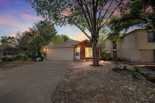 13711 Letti Ln in Pflugerville, TX - Building Photo