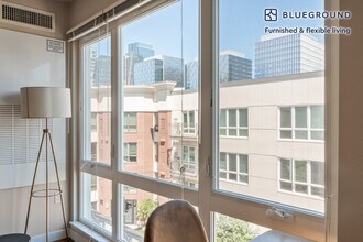 10333 Main St in Bellevue, WA - Foto de edificio - Building Photo