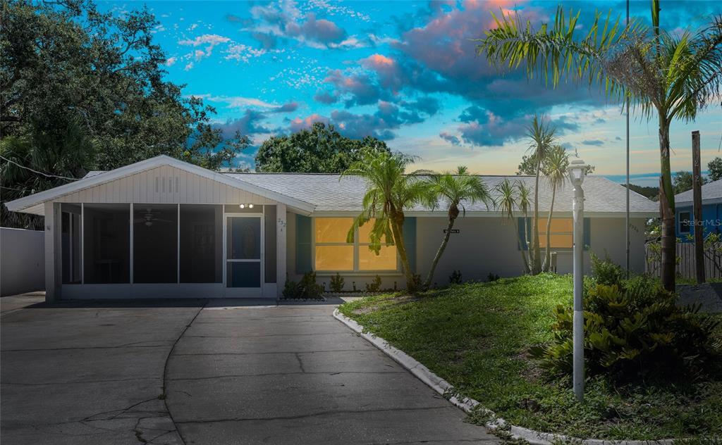 232 Pocono Trail E in Nokomis, FL - Building Photo
