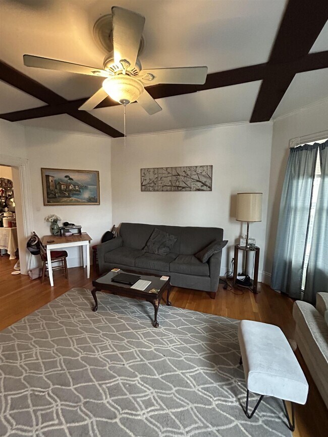 578 Main St, Unit 1 in Medford, MA - Building Photo - Building Photo