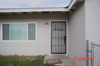 5000 Monterey St in Bakersfield, CA - Building Photo - Building Photo