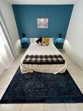 1800 Edmond St, Unit 1 BedRoom in Las Vegas, NV - Foto de edificio - Building Photo
