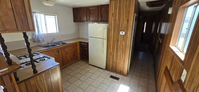 324 W Blanco Blvd in Bloomfield, NM - Building Photo - Building Photo