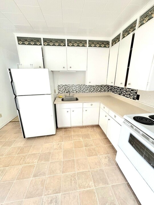 102 Embleton Ave in Fredericton, NB - Building Photo