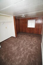 1230 S Water St in Silverton, OR - Foto de edificio - Building Photo