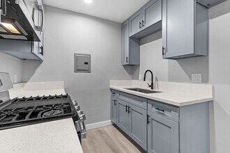 2300 E Commonwealth Ave in Fullerton, CA - Building Photo - Building Photo