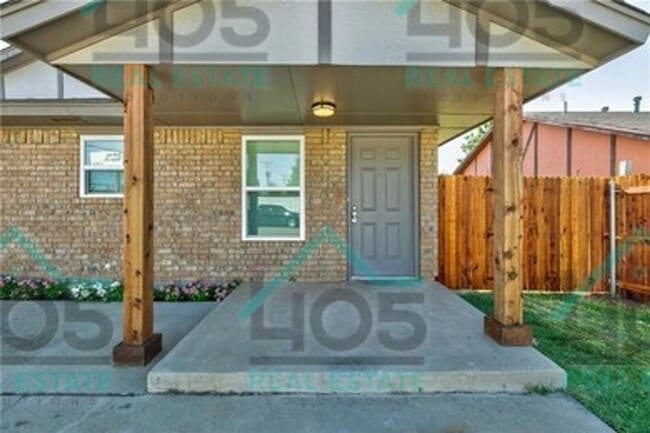 property at 4508 S Robinson Ave