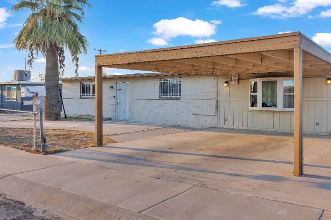 1908 E Lynne Ln