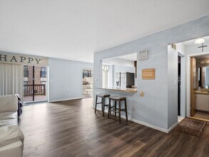 18270 University Park Dr in Livonia, MI - Building Photo - Building Photo