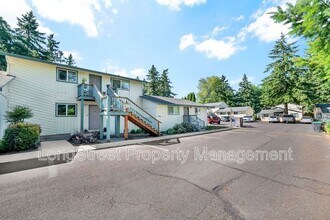 11355 SW Greenburg Rd in Portland, OR - Building Photo - Building Photo