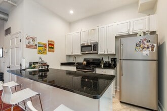 312 Market St, Unit Apt. C in Philadelphia, PA - Foto de edificio - Building Photo