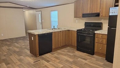 15301 US-54 in Goddard, KS - Building Photo - Building Photo