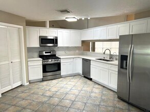 4007 Lotus Dr in Pearland, TX - Building Photo - Building Photo