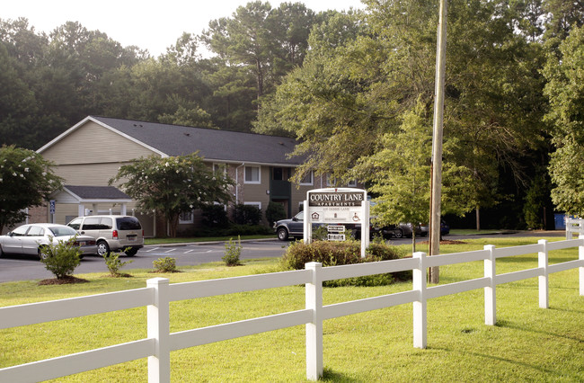 Country Lane Apartments in Moncks Corner, SC - Building Photo - Building Photo