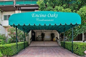 5460 White Oak Ave, Unit F104 in Encino, CA - Building Photo - Building Photo