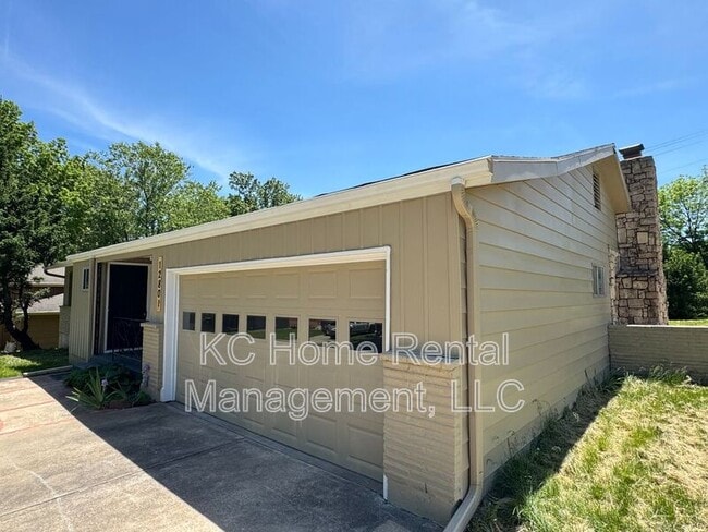 12801 E 41 St S in Independence, MO - Building Photo - Building Photo