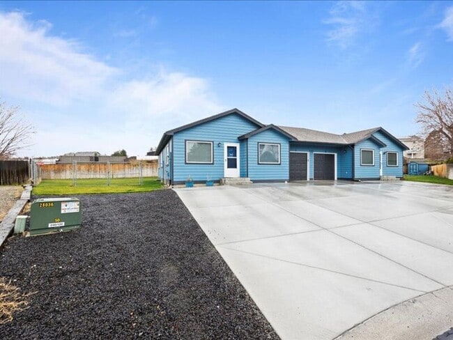 3106 S Elm Ct in Kennewick, WA - Building Photo - Building Photo
