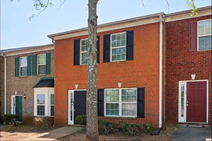 7712 Autry Cir in Douglasville, GA - Building Photo
