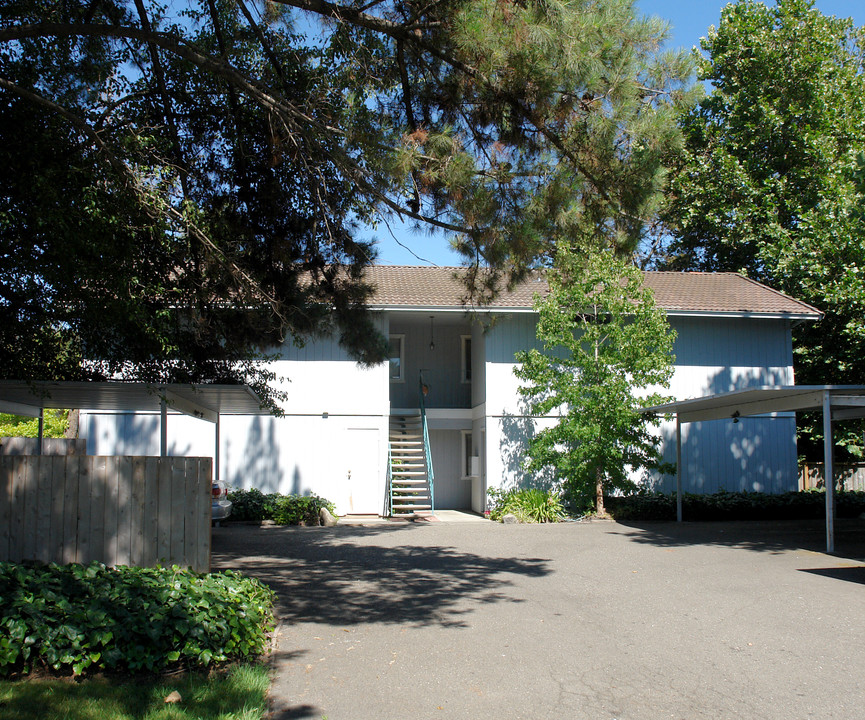 820 Carlita in Rohnert Park, CA - Building Photo