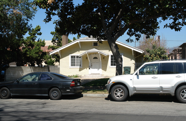 123 E Palmer Ave in Glendale, CA - Building Photo - Building Photo