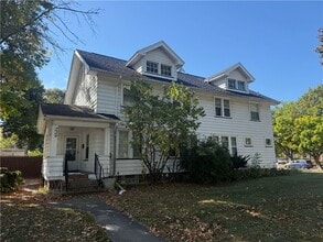229 Inglewood Dr in Rochester, NY - Building Photo - Building Photo